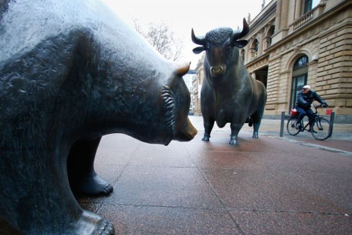 Bull and bear statues outside Frankfurt’s stock exchange in Frankfurt, Germany. 