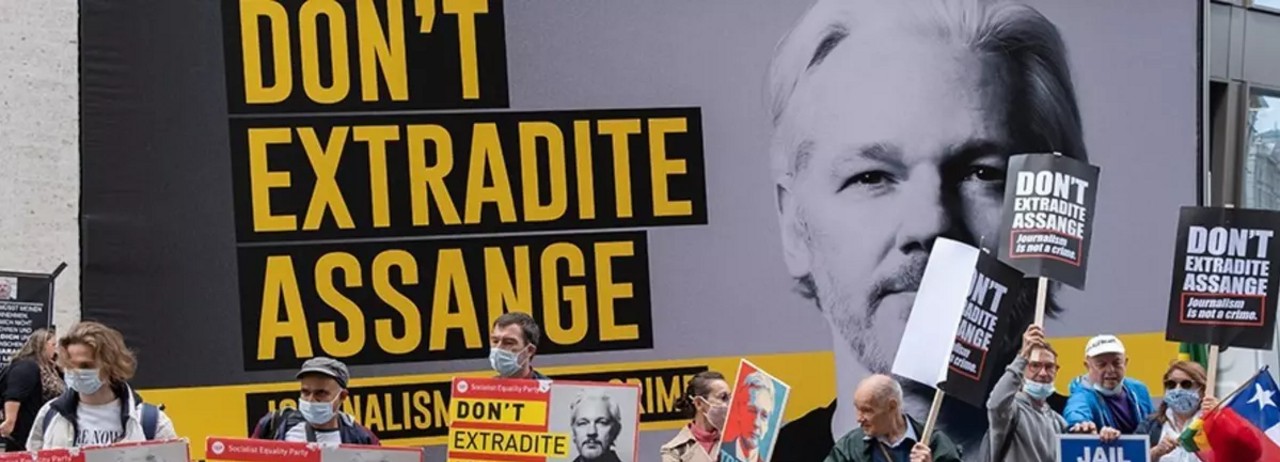 Demonstrators demand the release of Julian Assange