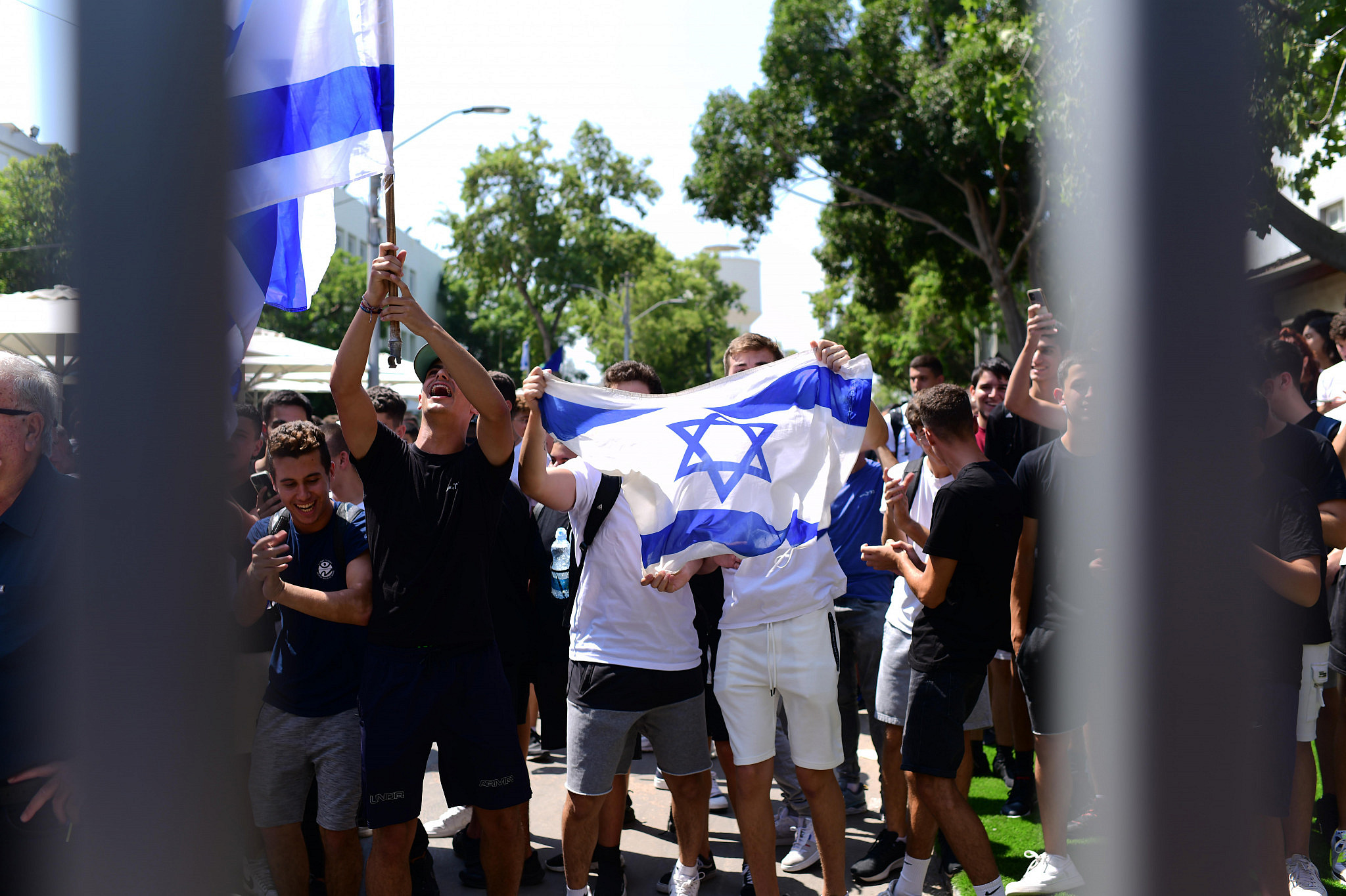 Supporters of MK Itamar Ben Gvir, head of the Otzma Yehudit party, during his visit to the Blich High School in Ramat Gan, September 6, 2022. (Tomer Neuberg/Flash90) Supporters of MK Itamar Ben Gvir, head of the Otzma Yehudit party, during his visit to the Blich High School in Ramat Gan, September 6, 2022. (Tomer Neuberg/Flash90)