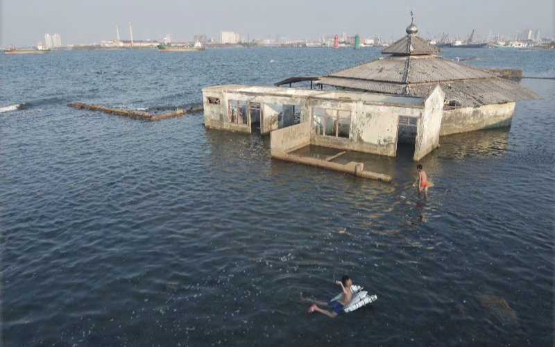 Jakarta sinking