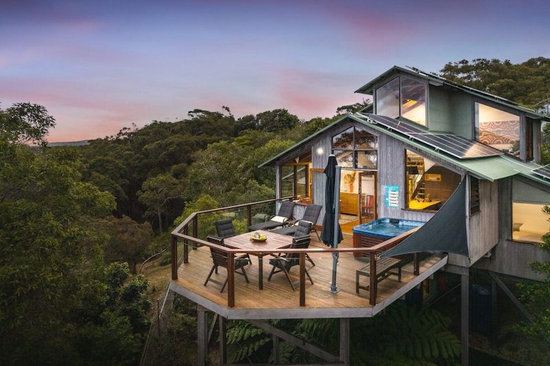 Byron Bay blue spotlights tensions between “Airbnb mafia” and grassroots community groups
