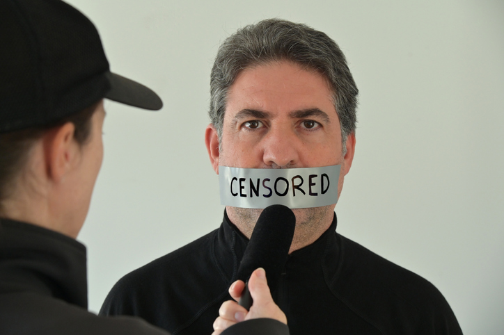 News reporter interviewing censored eyewitness person Image: iStock / :chameleonseye News reporter interviewing censored eyewitness person Image: iStock / :chameleonseye