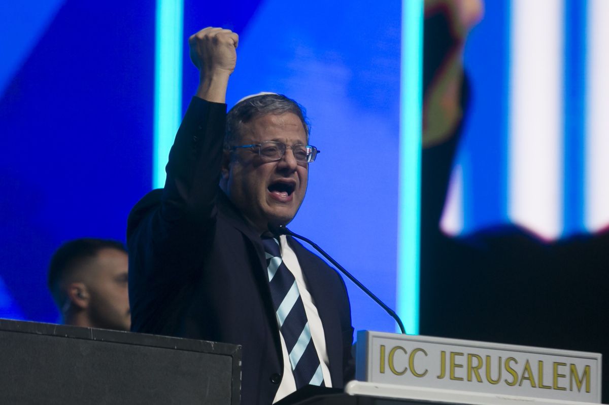 Ben Gvir speaks with raised fist.