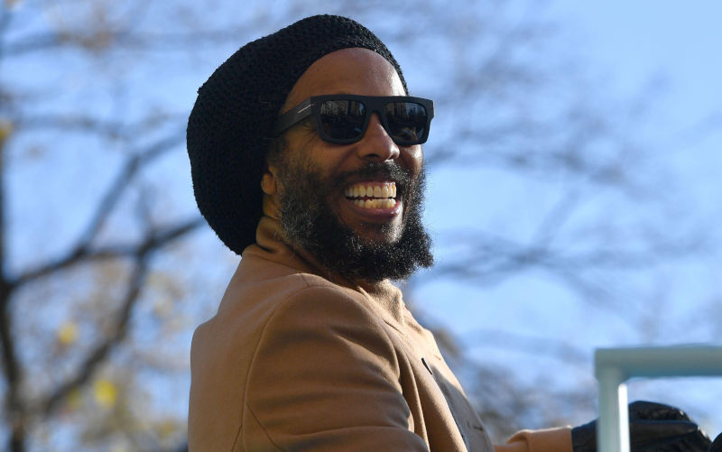 New York, USA. 24th Nov, 2022. Ziggy Marley rides a float down Central Park West during the 96th Annual Macy's Thanksgiving Day Parade in New York, NY, November 24, 2022. (Photo by Anthony Behar/Sipa USA) Image: Sipa USA/Alamy Live News