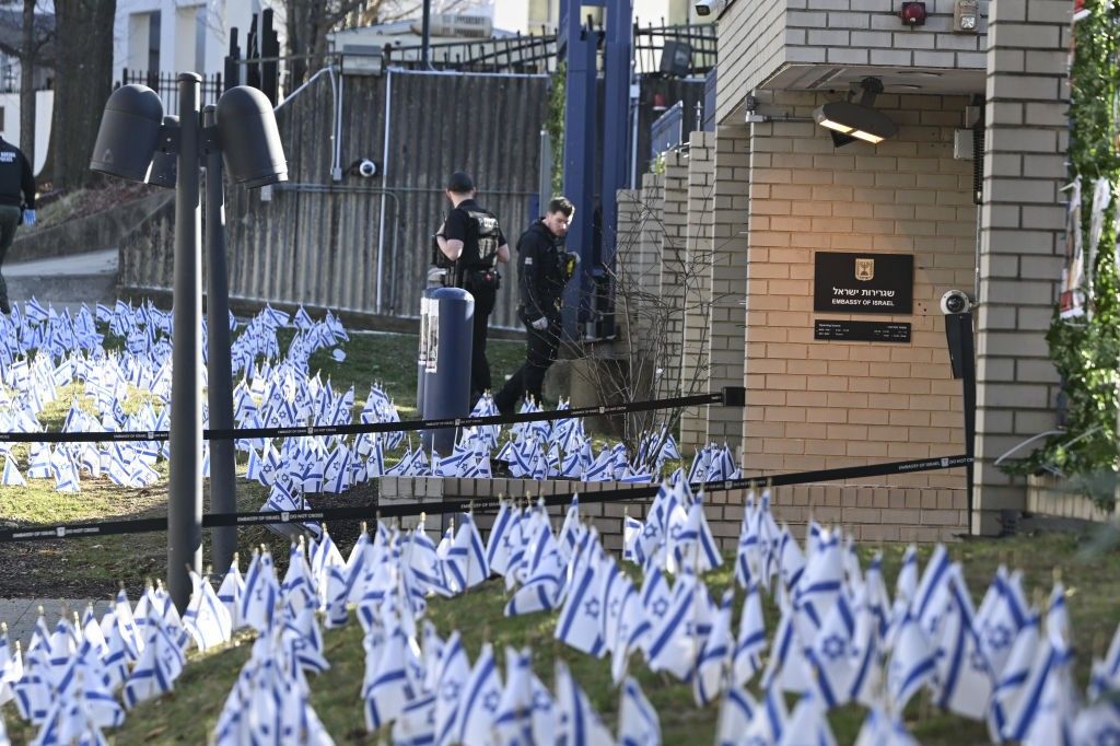 Man sets himself on fire outside Israeli Embassy in Washington