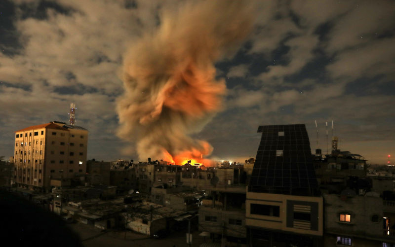 Rafah, Gaza. 21st Feb, 2024. Smoke billows in the sky following Israeli bombardment on Alfaroq Mosque in Rafah refugee camp in the southern Gaza Strip, on Thursday, February 22, 2024. Image: Alamy / Ismael Mohamad/UPI Credit: UPI/Alamy Live News