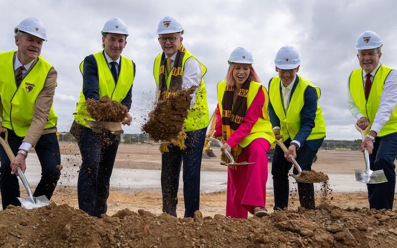 Mark Dreyfus, doxing