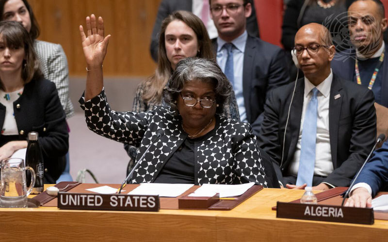 Security Council Fails to Adopt Resolution on Humanitarian Ceasefire in Gaza 16 Security Council Fails to Adopt Resolution on Humanitarian Ceasefire. Security Council votes on a draft resolution on the situation in the Middle East put forth by Algeria. The resolution demanded an immediate humanitarian ceasefire, as well as the immediate and unconditional release of all hostages. The resolution received 13 votes in favour, one against (United States) and one abstention (United Kingdom). The resolution was not adopted due to the veto by one of the Permanent Members of the Security Council (United States). A view of Linda Thomas-Greenfield, Permanent Representative of the United States to the United Nations, vetoing the resolution. image: UN Photo/Manuel Elías