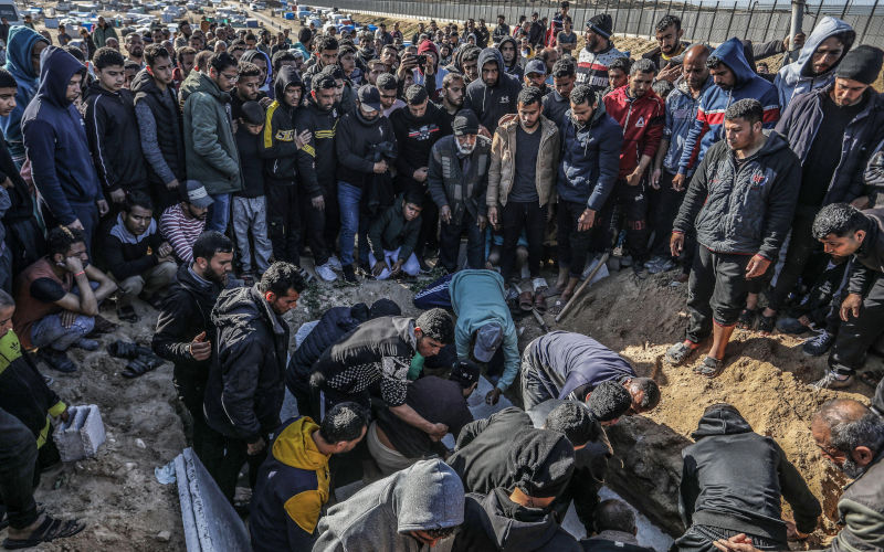 Rafah, Palestinian Territories. 08th Mar, 2024. Palestinians participate in a burial of five people who were killed in an Israeli air strike on a house in the Swedish village (Al-Ezbah). The house belongs to the Abu Salima Najm family Five dead and dozens injured, near the Egyptian border on the seashore in the city of Rafah in the southern Gaza Strip Image: Alamy/ Abed Rahim Khatib/dpa/Alamy Live News