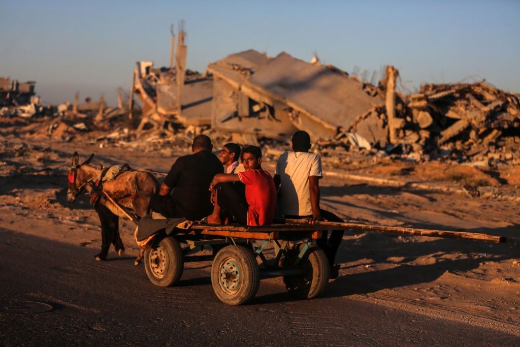 Displaced Palestinians flee Rafah in the southern Gaza Strip